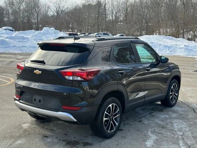 2025 Chevrolet TrailBlazer view 5