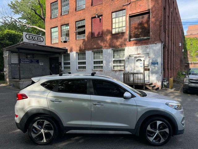2017 Hyundai Tucson view 5