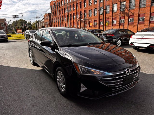 2020 Hyundai Elantra view 3
