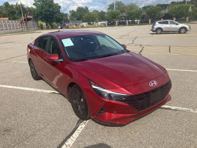 2023 Hyundai Elantra view 3