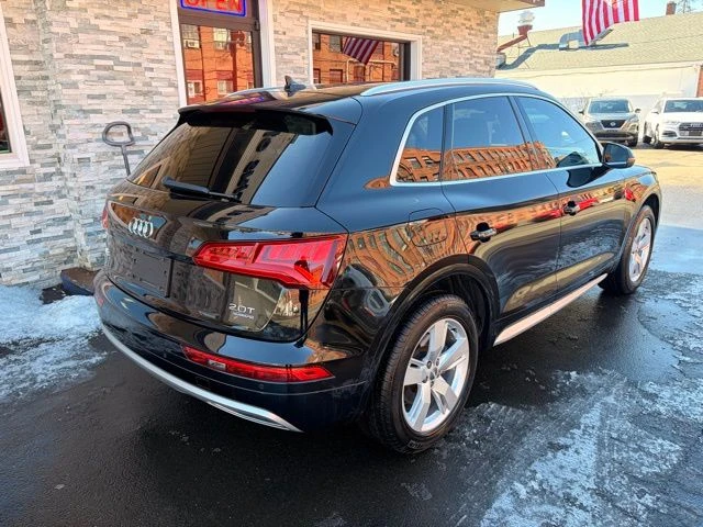 2018 Audi Q5 view 5