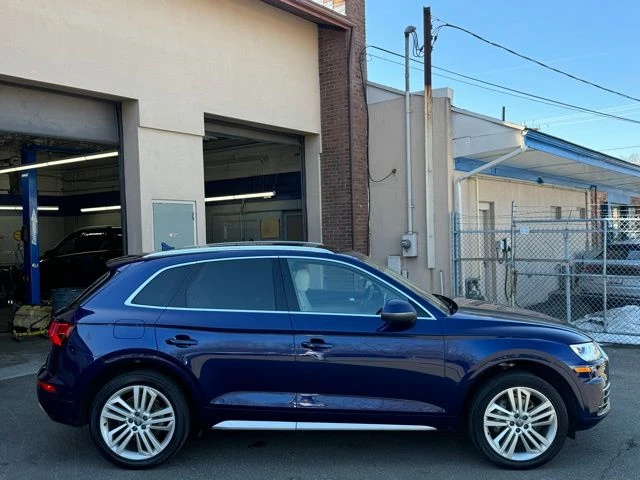 2018 Audi Q5 view 4