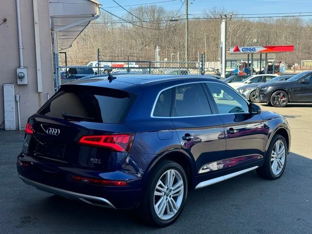 2018 Audi Q5 view 5