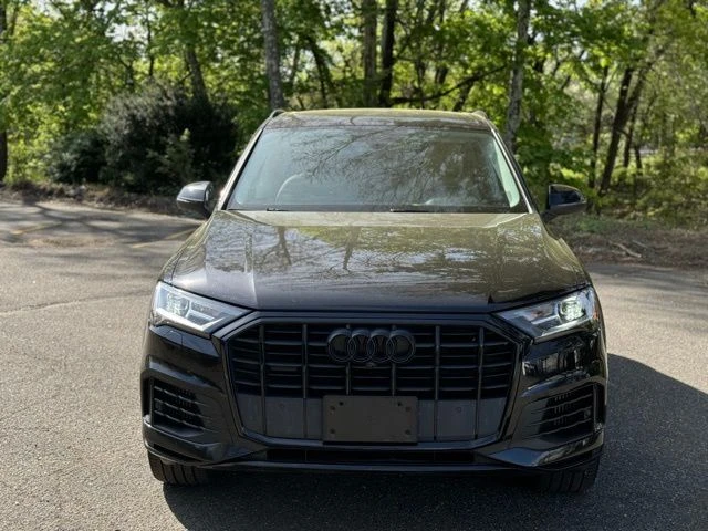 2021 Audi Q7 view 2