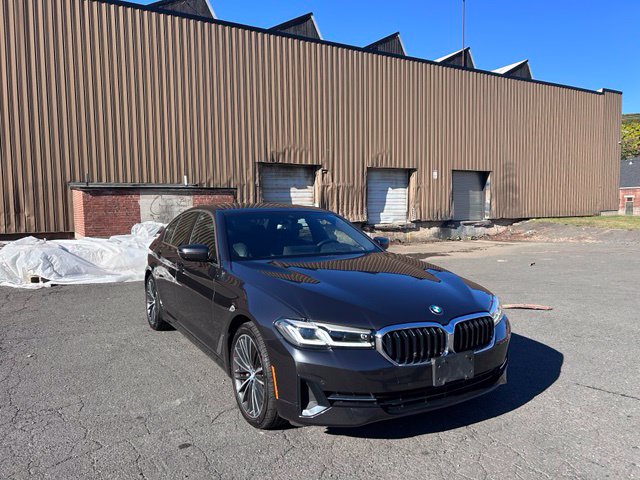 2023 BMW 5 Series view 3