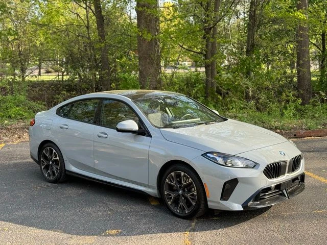 2025 BMW 2 Series view 3