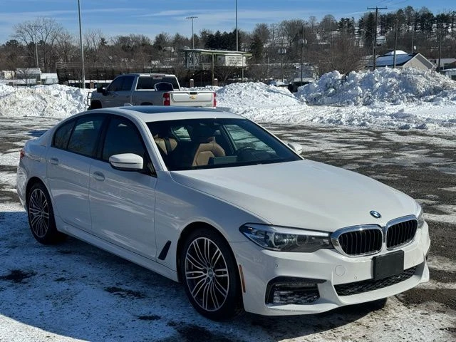 2020 BMW 5 Series view 3