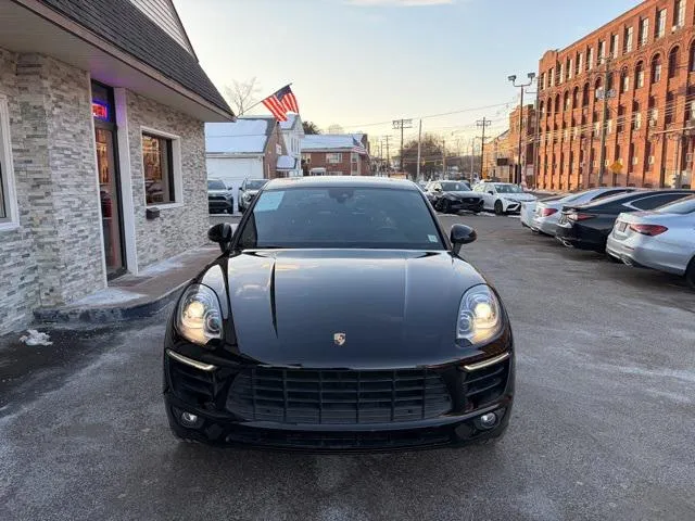 2017 Porsche Macan view 2