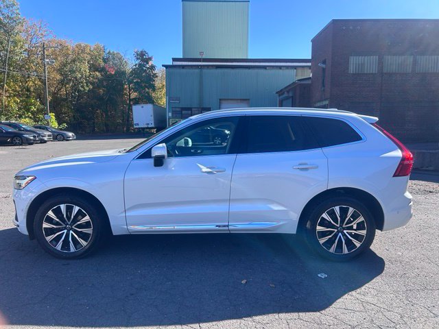2023 Volvo XC60 view 4