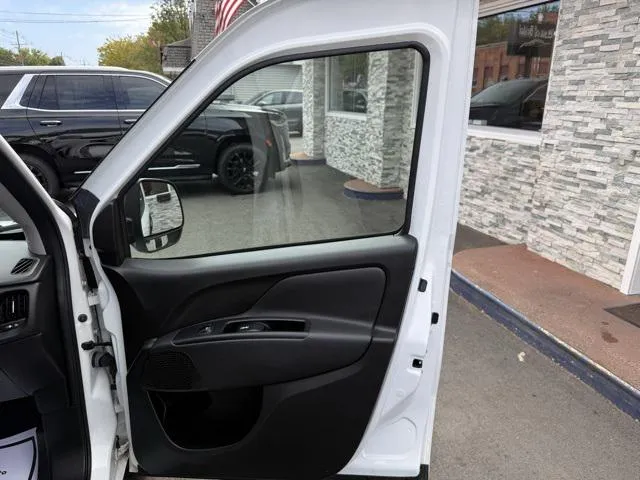 2022 RAM ProMaster City view 5