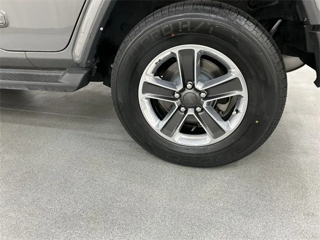 2022 Jeep Wrangler view 5