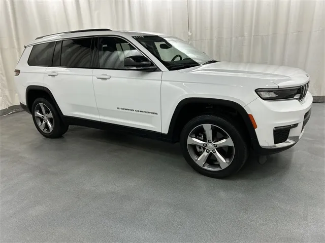 2023 Buick Enclave Essence photo 2