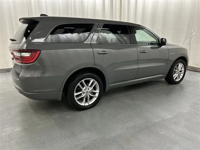 2022 Dodge Durango view 4