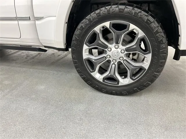 2022 RAM 1500 view 5