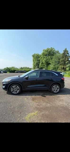 2021 Ford Escape view 4