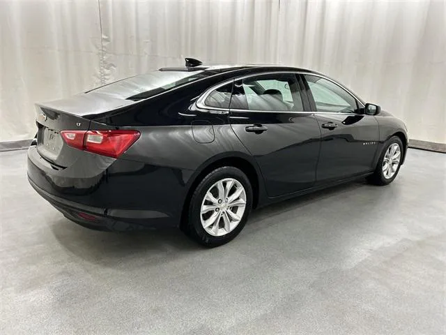2024 Chevrolet Malibu view 4