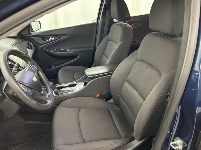 2020 Chevrolet Malibu view 5