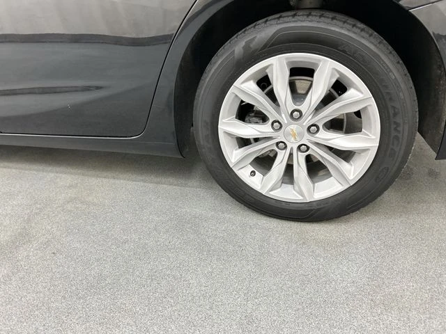 2024 Chevrolet Malibu view 5