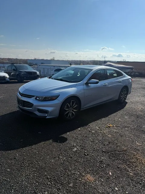 2018 Chevrolet Malibu view 3