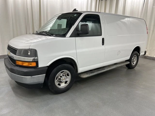 2023 Chevrolet Express 2500 view 2