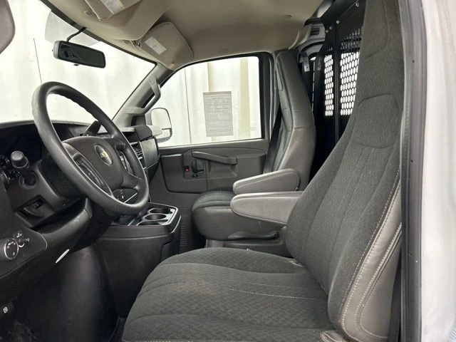 2023 Chevrolet Express 2500 view 5
