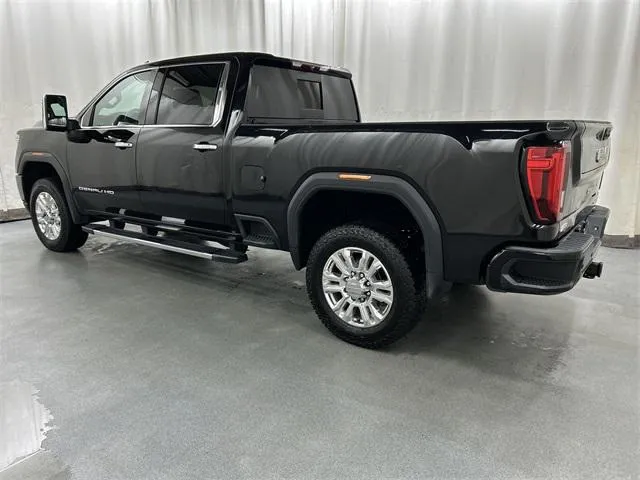 2020 GMC Sierra 2500HD view 3
