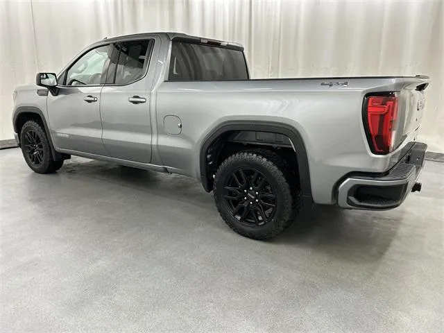 2023 GMC Sierra 1500 view 3