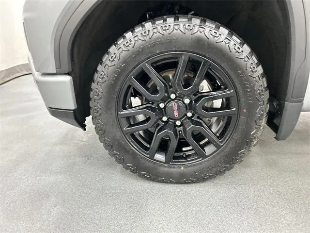 2023 GMC Sierra 1500 view 5