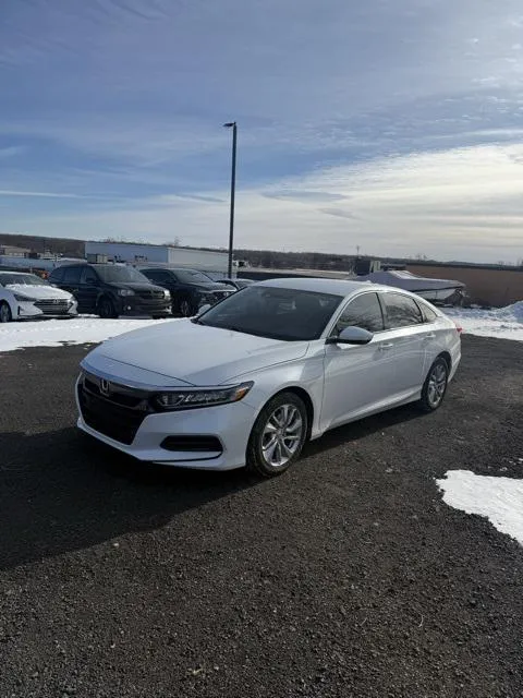 2018 Honda Accord view 3