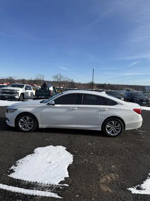 2018 Honda Accord view 4