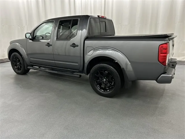 2020 Nissan Frontier view 3