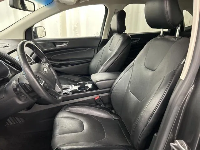 2018 Ford Edge view 5