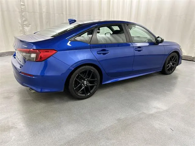 2023 Honda Civic Sedan view 4