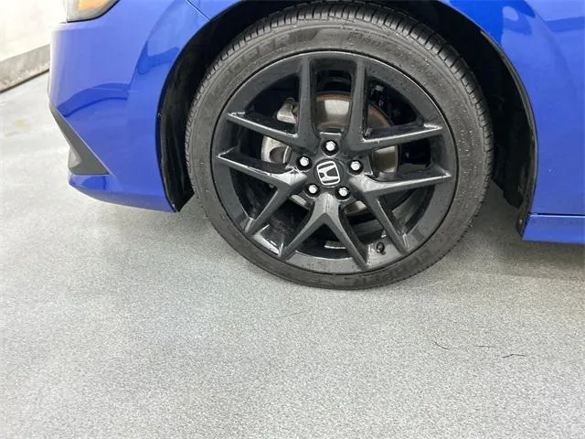 2023 Honda Civic Sedan view 5