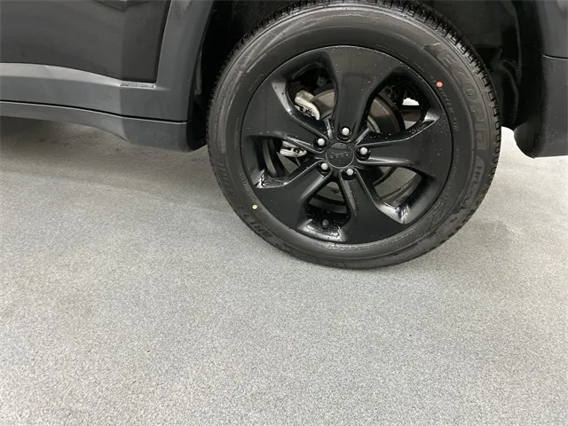 2019 Jeep Compass view 5