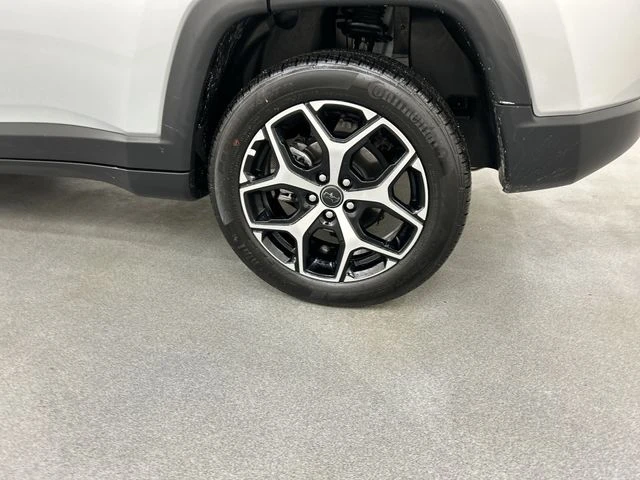 2025 Jeep Compass view 5