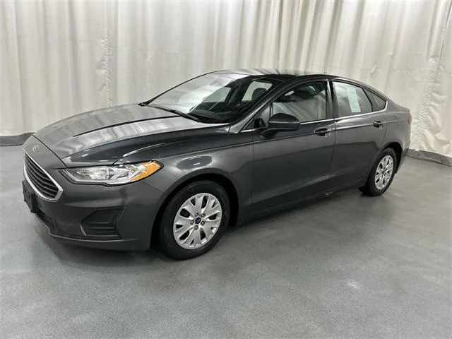 2020 Ford Fusion view 2