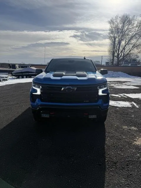 2022 Chevrolet Silverado 1500 view 2