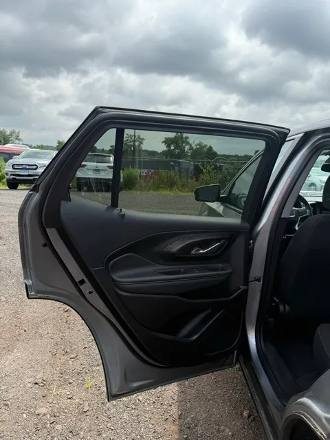 2024 Gmc Terrain SLE photo 11