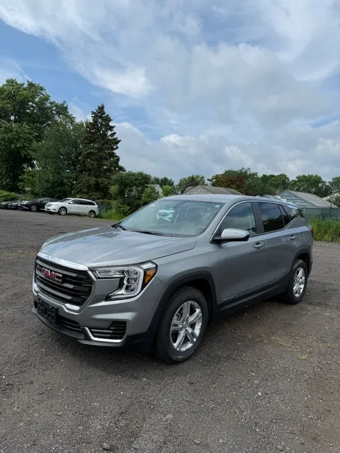 2024 Gmc Terrain SLE photo 3
