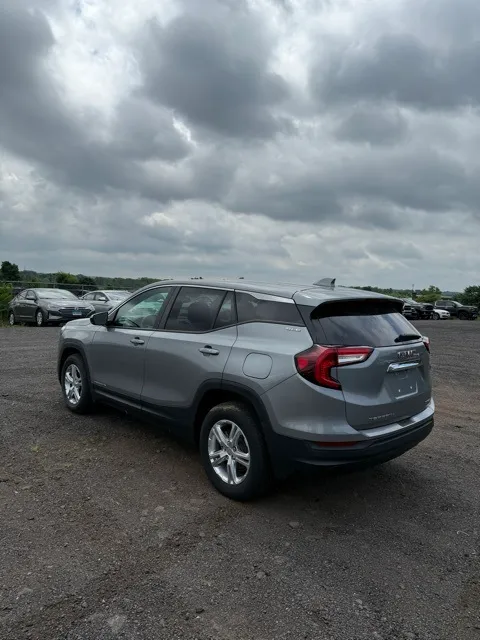 2024 Gmc Terrain SLE photo 5