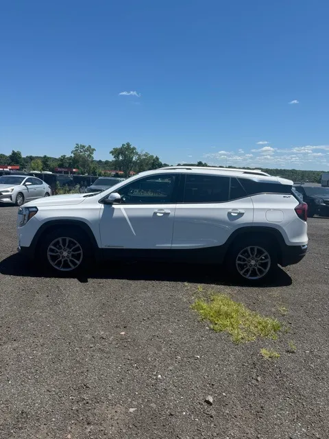 2022 Gmc Terrain SLT photo 3