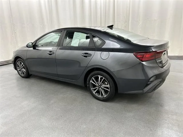 2024 Kia Forte view 3