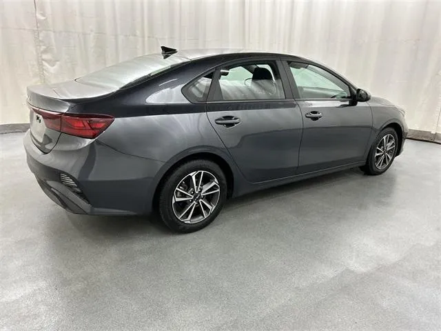 2024 Kia Forte view 4
