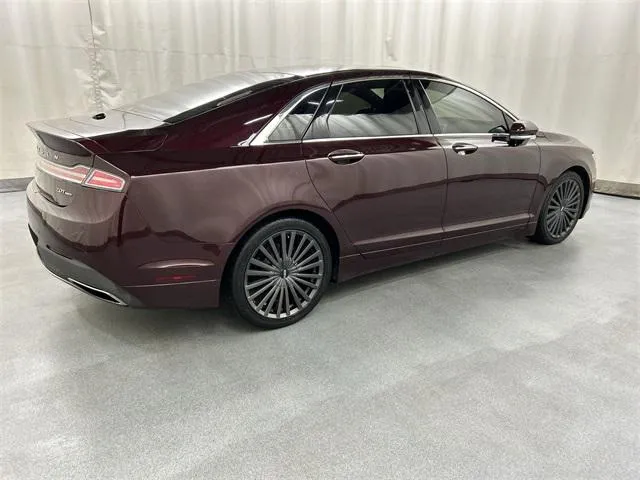 2017 Lincoln MKZ view 4