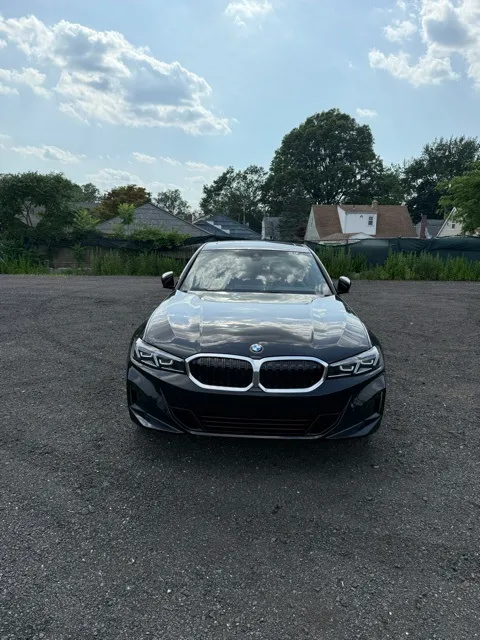 2024 BMW 3 Series 2