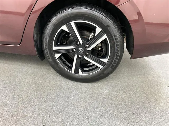 2024 Nissan Sentra view 5