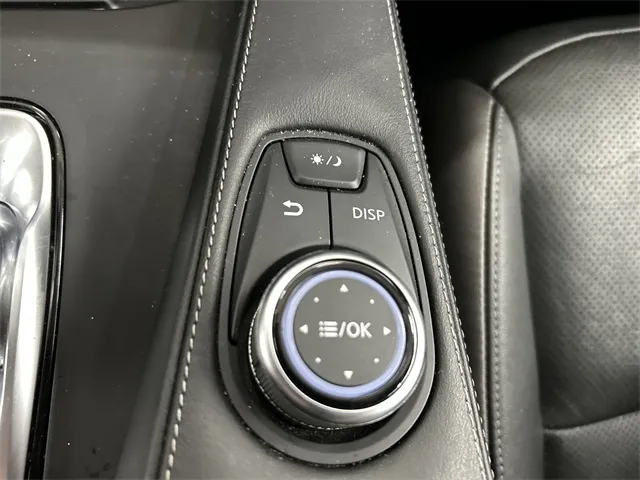 2022 Infiniti QX50 Luxe photo 17
