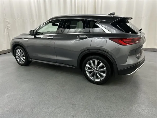 2022 INFINITI QX50 view 3