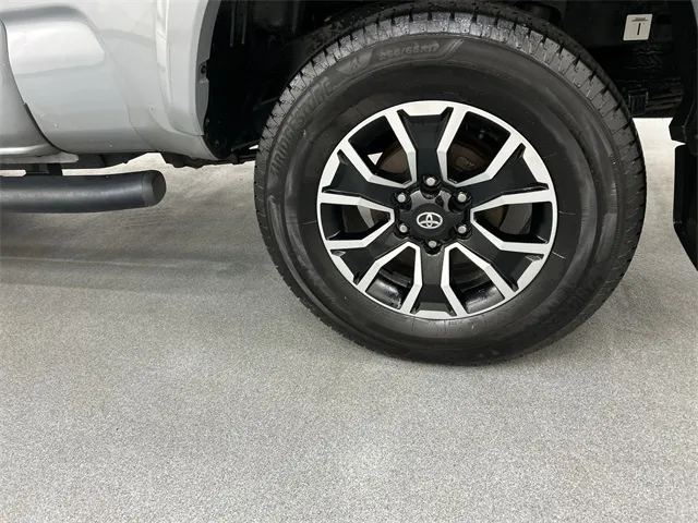 2021 Toyota Tacoma - Image 5